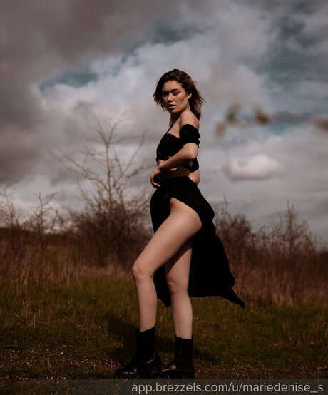 ゲイランジェリーOnlyFans 裸 写真