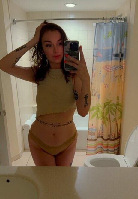 thereallmissvee 裸のポルノスター 写真