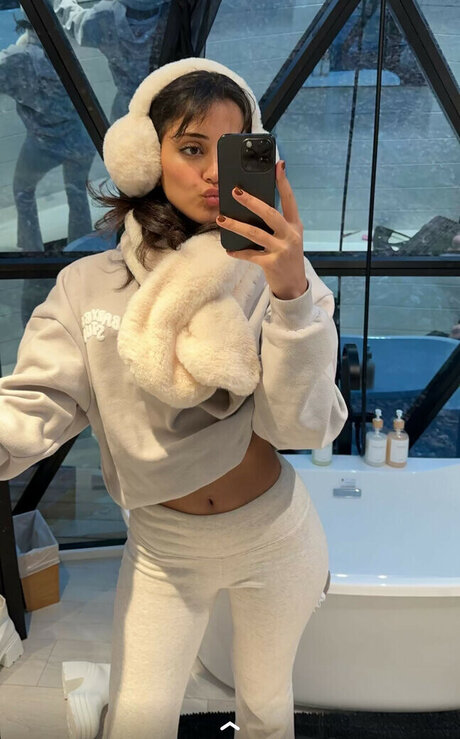 BBW ラティーナ OnlyFans アートヌード 写真