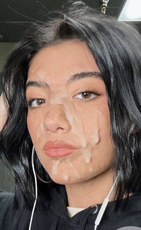 アヘ顔 OnlyFans セクシー裸 写真