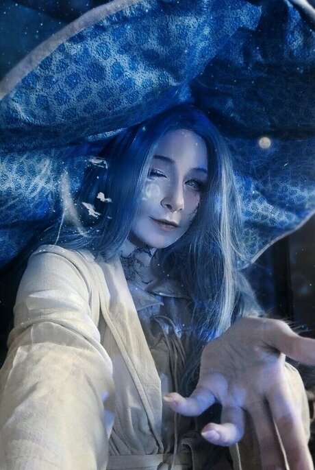 Misschalice 裸のスター 写真