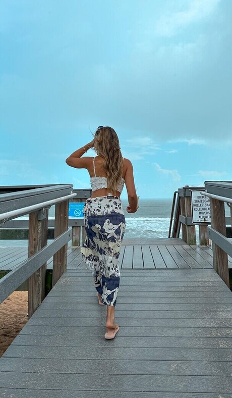 julie tirado アダルトモデル 画像