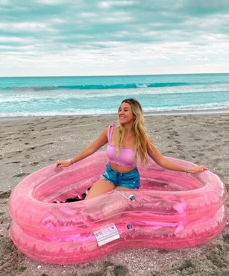 julie tirado トップスター 画像