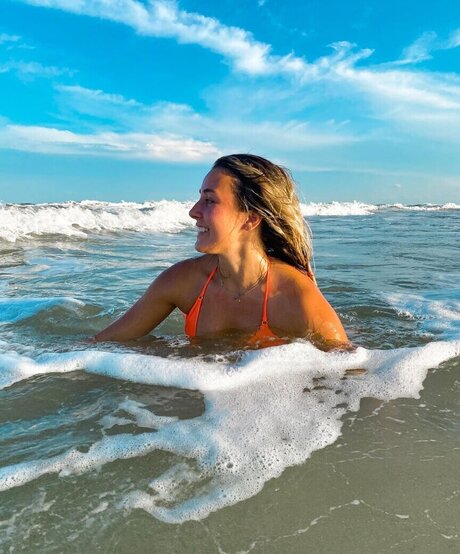 マッサージ動画 OnlyFans アートヌード ギャラリー