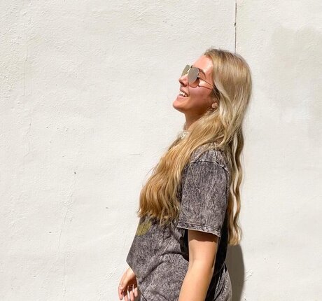 julie tirado top profile image