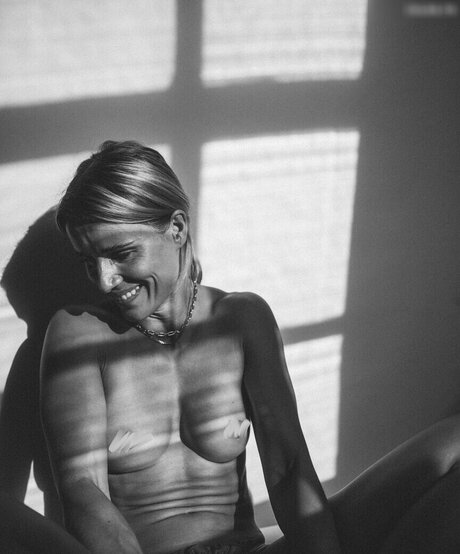 Adrienne Koleszar 完璧なスター ギャラリー