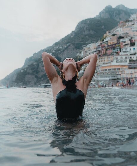 エボニーフィットネスOnlyFans アートヌード 写真