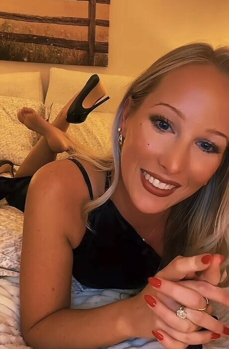 巨乳とお尻のOnlyFans 無料 画像