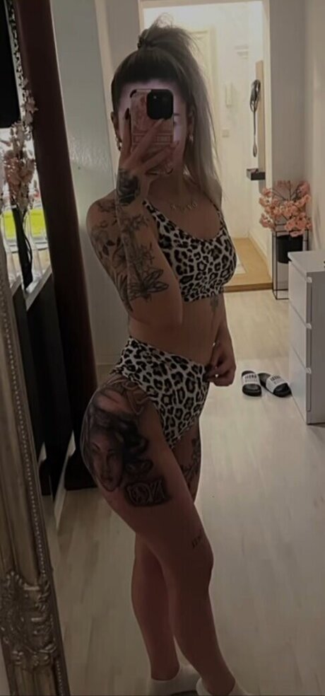 Nele mbt ホットなスター 写真