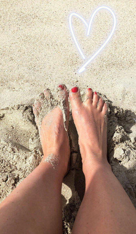 膨らみ OnlyFans セクシー裸 写真