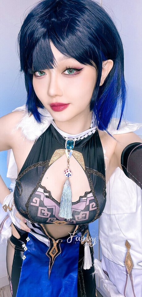 Faixvey ポルノ女優 写真