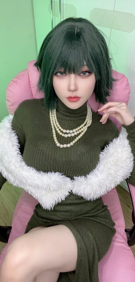 Faixvey ポルノ女優 写真