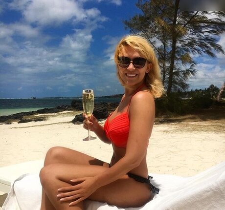 DMV オンリーファン ホットセクシー アーカイブ