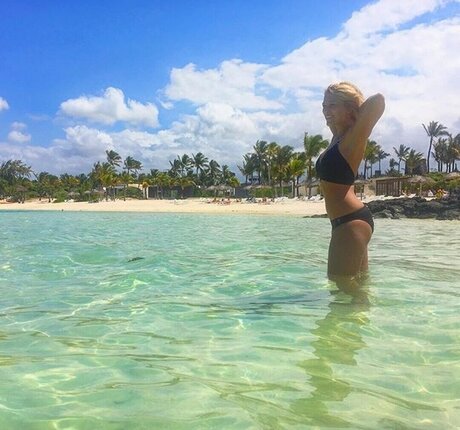 大きな黒いお尻のOnlyFans ホットヌード 写真