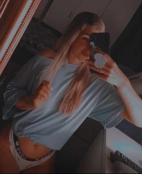 its sunny93 ポルノスター 写真