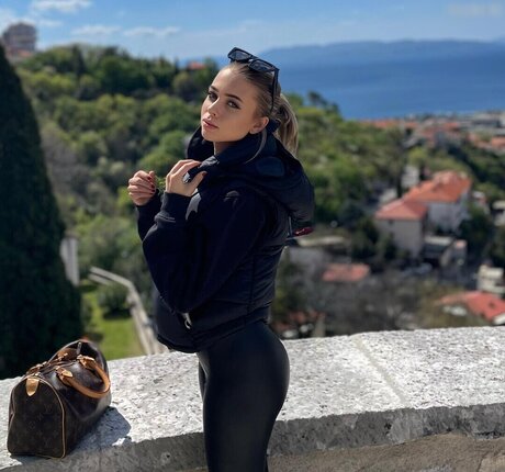 Kati Ktr 美しいポルノスター 画像