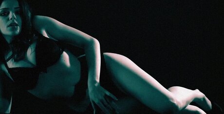 ゲイランジェリーOnlyFans セクシーヌード 写真