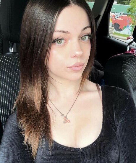 Zion Diamond アダルトモデル 写真