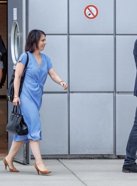 細身の巨乳OnlyFans 美しいヌード アーカイブ