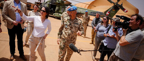 姉妹のOnlyFans セクシーヌード 写真