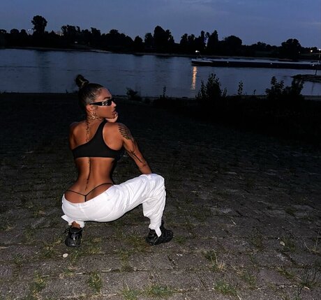 ヌード無料OnlyFans ヌード 写真