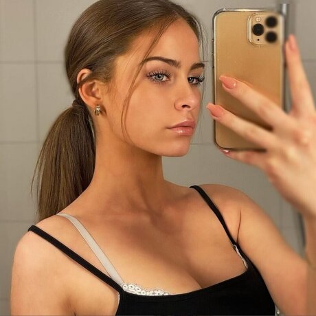 Kim Sara ポルノスター 素敵 画像