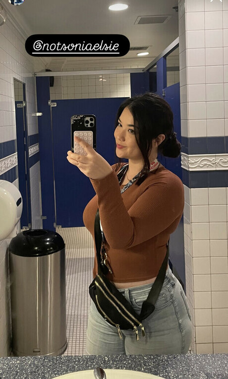 手袋onlyfans セクシーヌード 写真