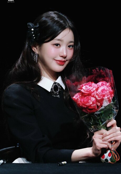 Jang Won young top profile image