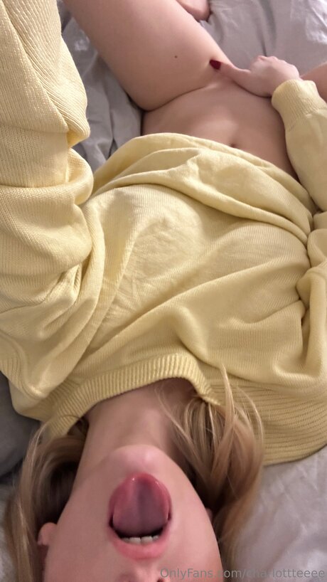 ティーンプッシーOnlyFans 無料セクシー 写真