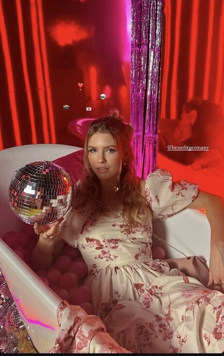 アジア人フィンドムOnlyFans ホットxxx ギャラリー