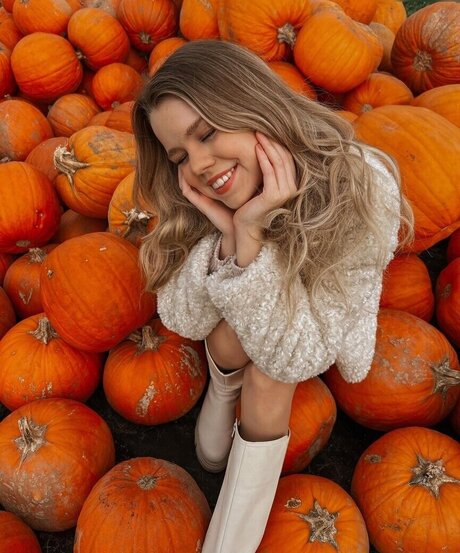 フィンドムオンリーファンズ アートヌード 写真