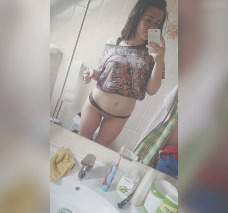 Laura Knoblauch ホットなポルノスター 写真