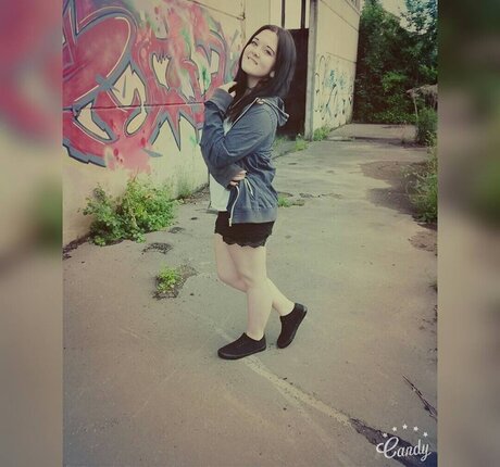 Laura Knoblauch HDポルノスター ギャラリー