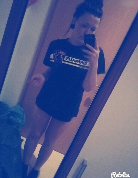 Laura Knoblauch ポルノスター トップ 写真