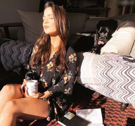 若いティーンのOnlyFans 無料ヌード 写真