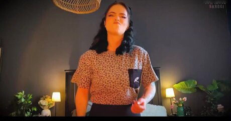 ブラック・ポーグ・オンリーファンズ セクシーヌード 写真