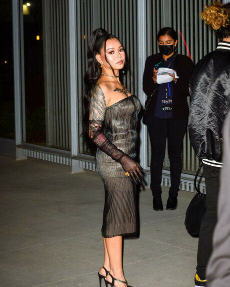 Bella Poarch ポルノスター 写真