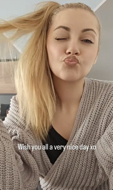 Sarah Milkowski ポルノスター ヌード 画像