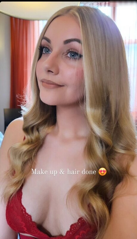 Sarah Milkowski 裸の女優 写真