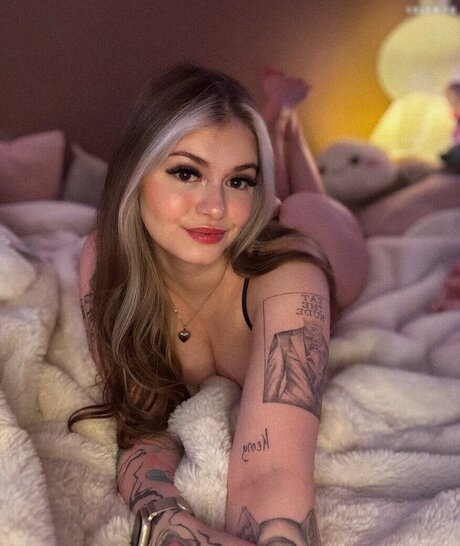 スリムな熟女OnlyFans ヌード 画像