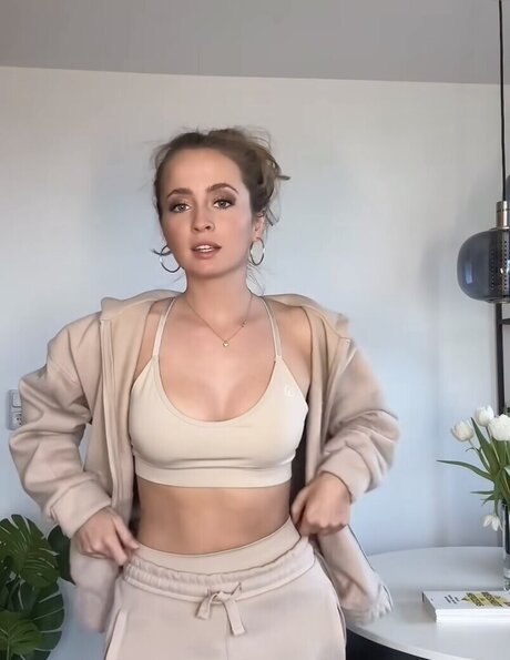 毛深い妊婦OnlyFans ホット裸 写真