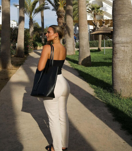 女装オンリーファン セクシー 画像