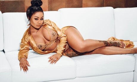 アジア人トゥインクOnlyFans ヌード 写真