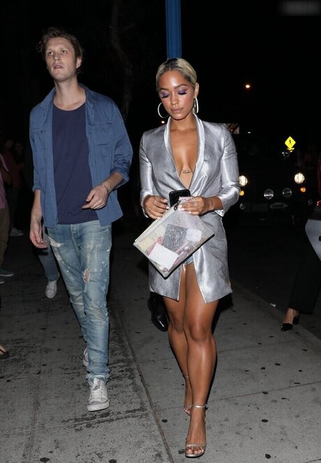 痩せたブロンドのOnlyFans ポルノ 写真