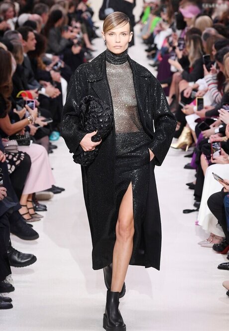 小柄なBBC OnlyFans アートポルノ 画像