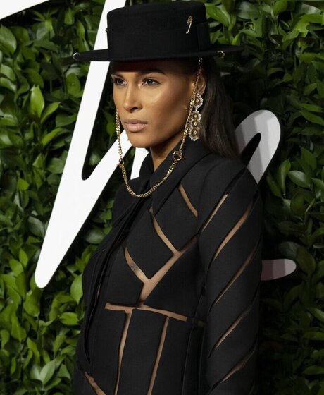 アジアンジム OnlyFans パーフェクト 写真