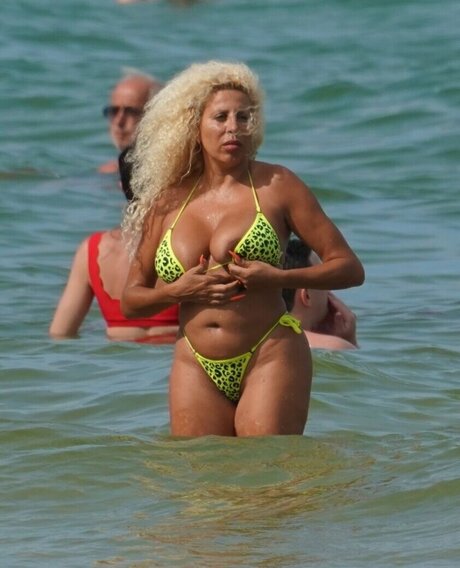 アジアンベイビーOnlyFans 美しい裸 写真