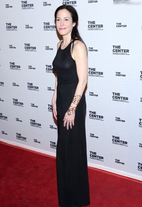 痩せた金髪の熟女OnlyFans 美しい 画像