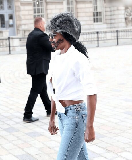 コスプレファックOnlyFans セクシーヌード 写真