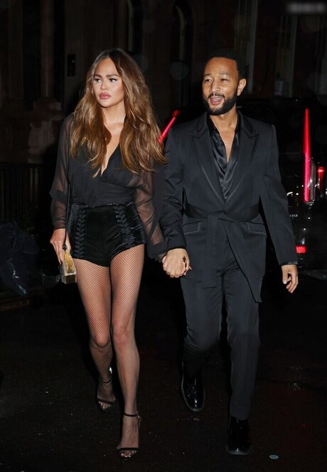 痩せたブロンドのOnlyFans ヌード 画像